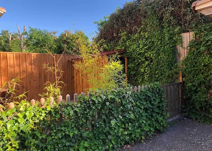 Au Calme, Maison T3 Neuf Avec Jardin A Cassy