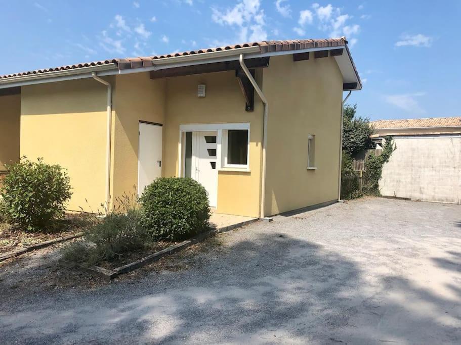 Holiday home Au Calme, Maison T3 Neuf Avec Jardin A Cassy Lanton