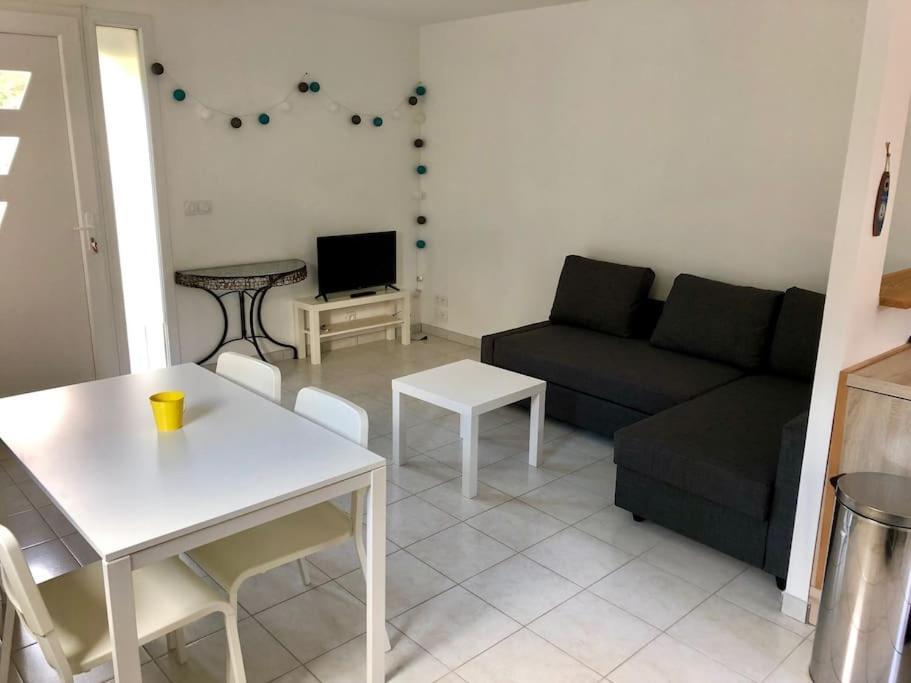Au Calme, Maison T3 Neuf Avec Jardin A Cassy Lanton