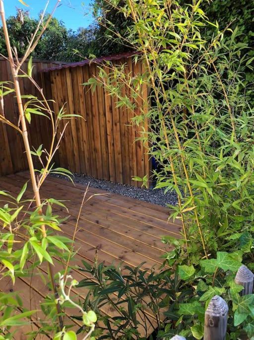 Holiday home Au Calme, Maison T3 Neuf Avec Jardin A Cassy